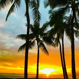 Waikiki 2 Bedrooms, 1 Bath, Free Parking, Sleep 6 Honolulu